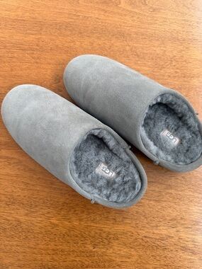 UGG Elea Green Suede Slip-On Clogs